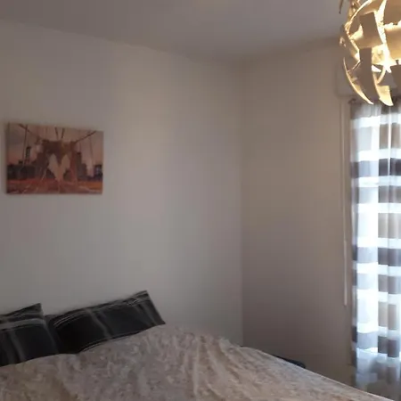 Apartment Le Charleston 3p 5 Minutes Parking Gratuit Terrasse Chessy (Seine-et-Marne)