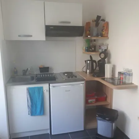 Le Charleston 3p 5 Minutes Parking Gratuit Terrasse Apartment