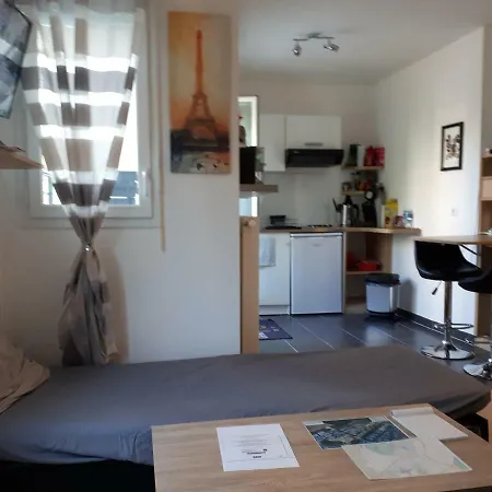 Le Charleston 3p 5 Minutes Parking Gratuit Terrasse Apartamento Chessy (Seine-et-Marne)